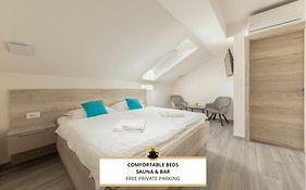 Rooms S Center
